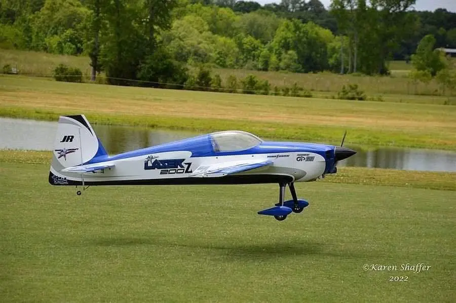 103" AJ Z200